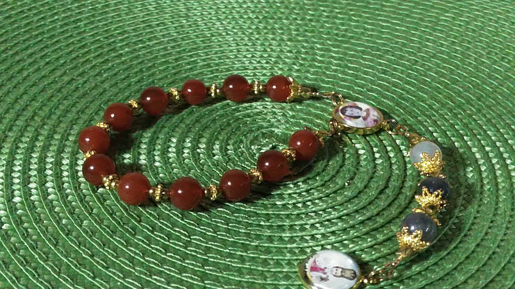 Infant of Prague Royal Limited Edition Relic Chaplet | 18K Gold Plated Eucharist Centerpiece | Carnelian & Cloudy Gray Quartz Stones | 3rd Class Relic of Christ | Includes Instruction Prayer Card