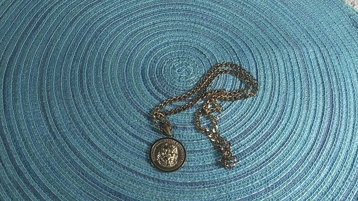 The Holy Face Medal 18K Gold Plated Pendant & 5mm Curb Chain | The Stronghold | Traditio Designs Exclusive